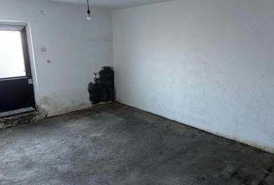 Spațiu comercial, de 40 mp, în Central - 3