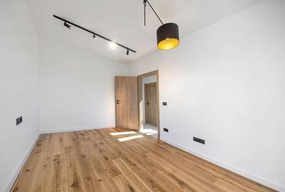 Casă cu 5 camere cu Teren 247 Mp în Central - 4