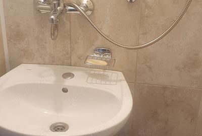 Inchiriez aparatament 3 camere - 2