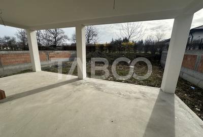 Casa individuala cu 4 camere 2 bai  - 500 mp teren 2 terase carport - 8