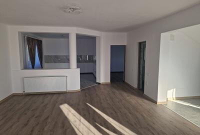 Casă cu 4 camere în Dobreni - 1