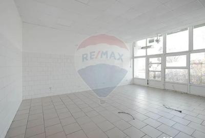 Spațiu comercial, de 61 mp, în Dacia - 5