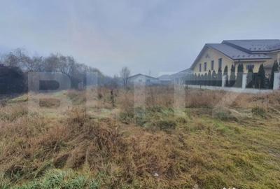 Teren de 600 mp, în Central - 1