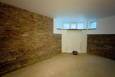 Apartament cu 3 camere decomandat în P-ța Unirii - 8