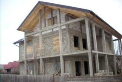 Casă cu 4 camere în Central - 2