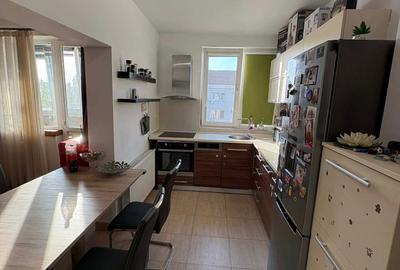 Apartament cu 3 camere decomandat în Decebal - 5