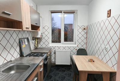 Apartament cu 2 camere semidecomandat, mobilat în Micro III - 2