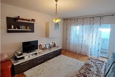3 camere decomandat, centrala termica, etaj intermediar aproape de Complexul Stu