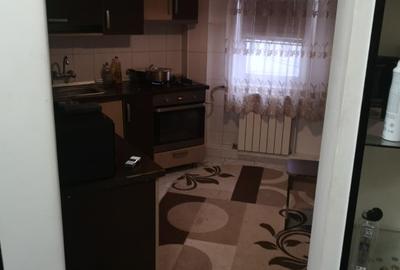 Apartament cu 3 camere semidecomandat în Central - 3