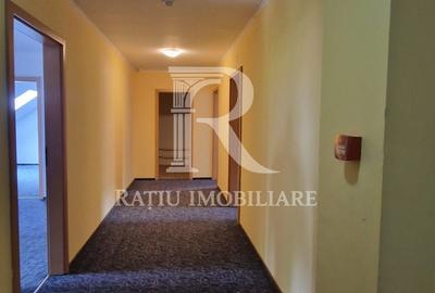 Spațiu comercial, de 640 mp, în Central