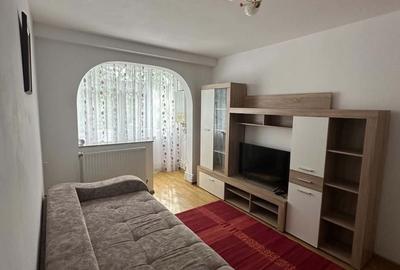 Apartament cu 2 camere semidecomandat în Micro 20 - 1