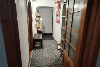Apartament cu 2 camere semidecomandat în Crihala