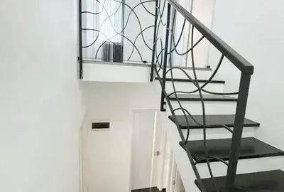Casă cu 5 camere cu Canalizare în Central - 7