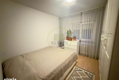 Apartament cu 3 camere semidecomandat în Rovine