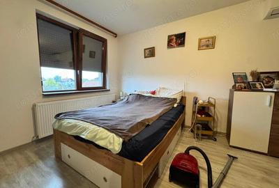 Casă cu 4 camere cu Teren 330 Mp în Moșnița Veche