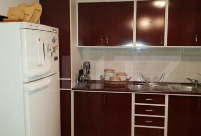 Casă cu 5 camere cu Teren 586 Mp în Poiana Țapului