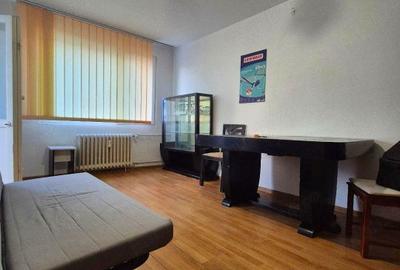 Apartament cu 3 camere decomandat în Sălăjan