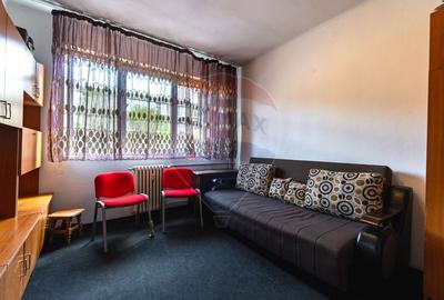 Garsonieră decomandată, mobilată în Tractorul - 2