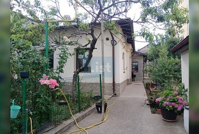 Casă cu Canalizare în Central - 9