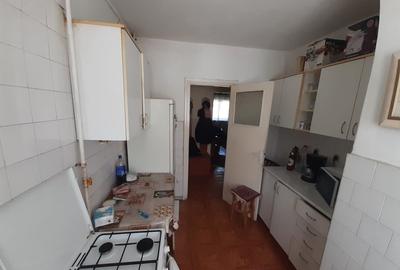 Apartament cu 3 camere semidecomandat în Cetate - 12