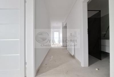 Apartament cu 3 camere decomandat în Galata - 11