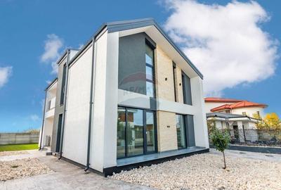 Casă cu 5 camere cu Teren 504 Mp în Mogoșoaia