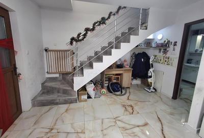 Casa individuala 3 camere 2 bai curte si garaj - zona Talmaciu - 10
