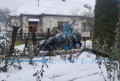 Casă cu 3 camere cu Teren 2704 Mp în Central - 7