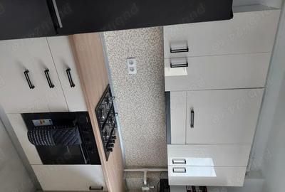 Apartament cu 3 camere decomandat în Central - 1