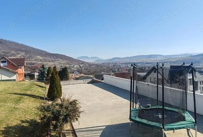 Casă cu Teren 1500 Mp în Central - 4