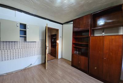 Garsoniera 21 Mp In Navodari Necesita Renovare Etaj 3/4 Str Cabanei - 2