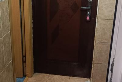 Garsonieră decomandată, mobilată în CET - 3