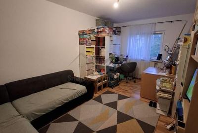 Apartament cu 3 camere decomandat în Galata