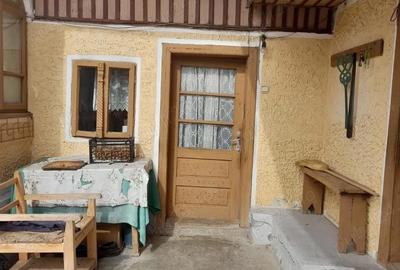 Casă cu 4 camere în Rucăr - 5