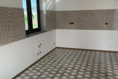 Casă cu 5 camere cu Teren 2000 Mp în Ciritei - 5