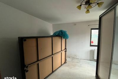 Casă cu 4 camere cu Teren 220 Mp în Chitila - 2