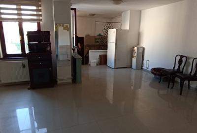 Vila interbelica P+1, SU 230 mp,intersectia Blv Marasesti cu Blv Cantemir sect 4 - 6
