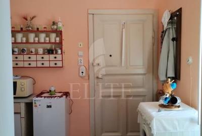 Apartament cu 3 camere semidecomandat în Central - 4