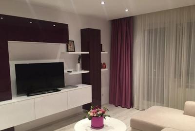 Apartament cu 2 camere decomandat în Titan