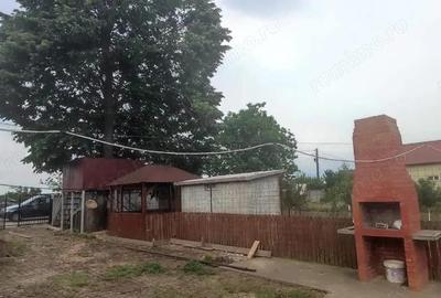 Casă cu 5 camere cu Teren 2500 Mp în Central