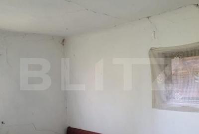 Casa batraneasca de vanzare, 48 mp, zona Patroaia Deal cu C - 18