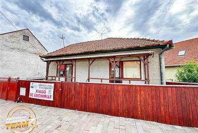 Casă cu 2 camere cu Canalizare în Central - 1