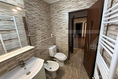 Apartament de vanzare, 52 mp, zona Micro 11 - 6