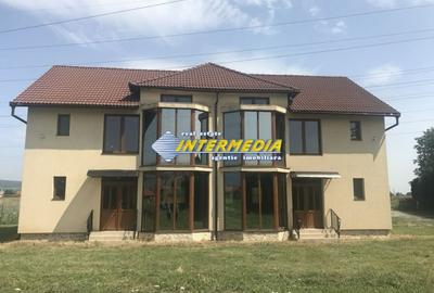 Duplex cu 5 camere cu Teren 180 Mp în Cetate - 2