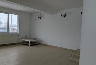 Casă individuală cu 6 camere cu Canalizare în Central - 12