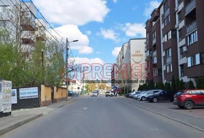 Garsonieră decomandată în Apărătorii Patriei