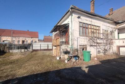 Casa renovabila, 120 mp utili ,teren 300 mp intravilan,zona - 6