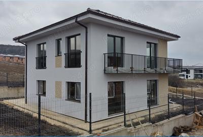 Casă cu 4 camere cu Canalizare în Chinteni - 1