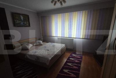 Pensiune turistica + casa de locuit, 315 mp, teren 761 mp, z - 12