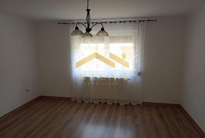 CASA NOU RENOVATA DE VANZARE IN BUJAC - 3